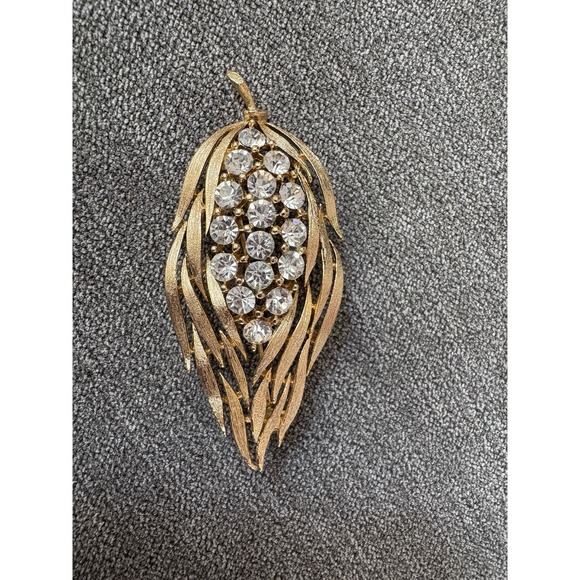 Lisner Jewelry Jewelry Vintage Lisner Signed Gold Tone Leaf Clear